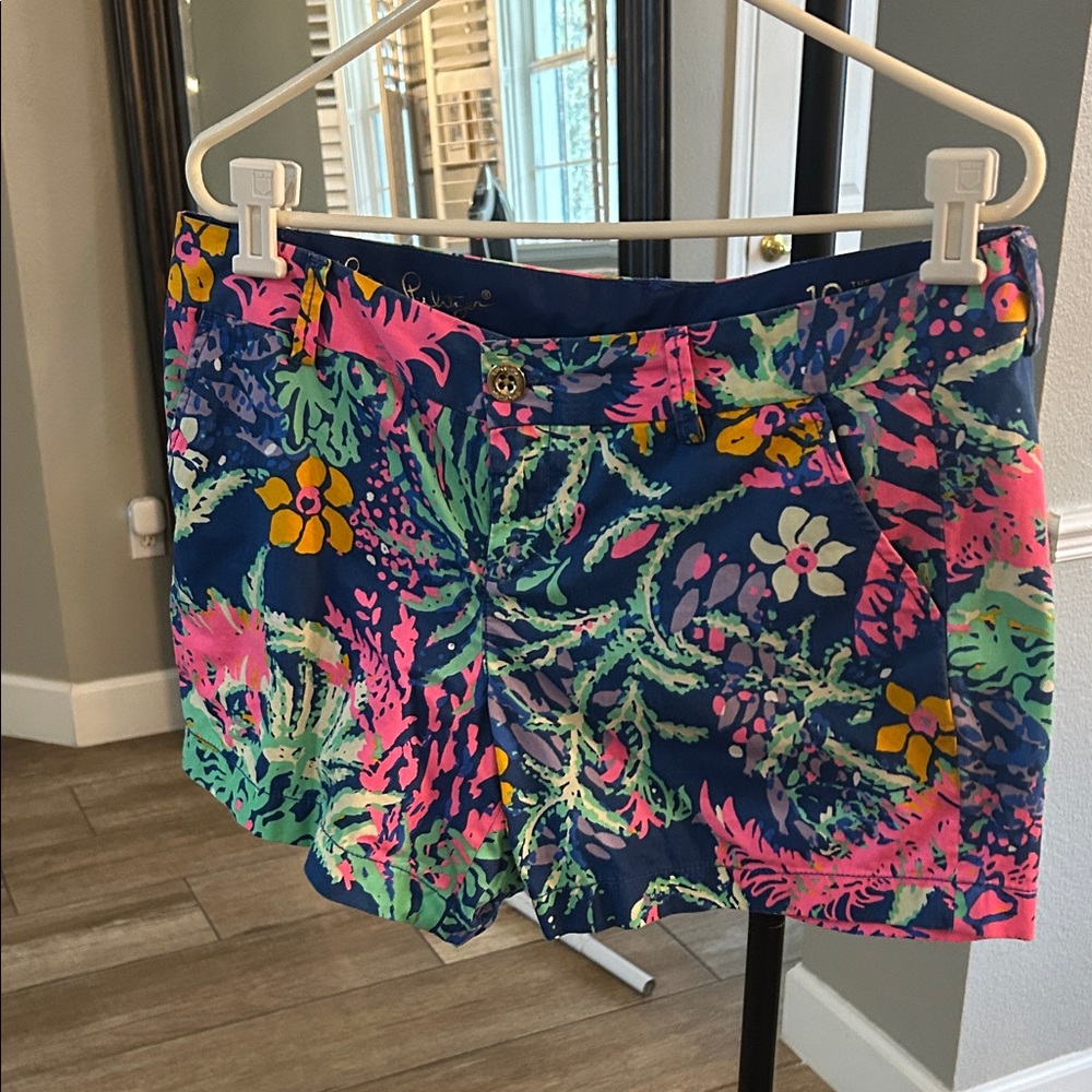 Lilly Pulitzer Colorful Floral Print Shorts size 10 Callahan 5”